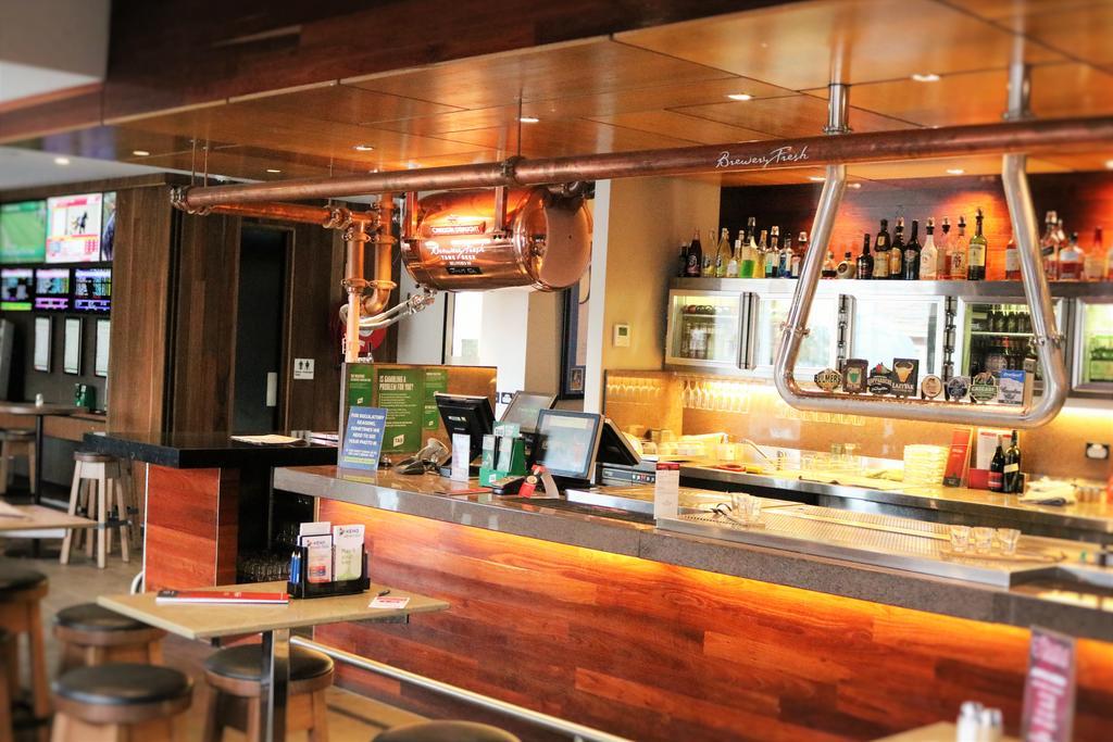 Sovereign Park Motor Inn バララット エクステリア 写真